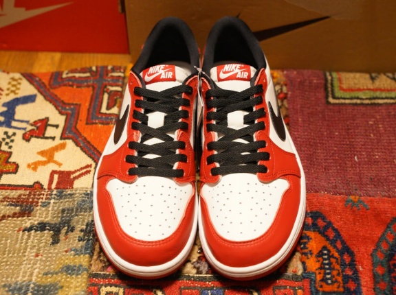 【レビュー】ナイキ エアジョーダン1  ロー シカゴのサイズ感やレザーの質感なんかを徹底チェック（NIKE AIR JORDAN1 RETRO LOW OG  CHICAGO）