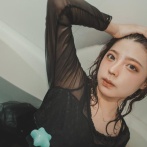 俺「お風呂楽しかったね〜♡」彼女「足拭いてあげる、太ももの上に足おいて♡♡」俺「あっ…！」→ｗ