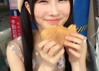 【朗報】たい焼きを食べられて幸福感たっぷりの矢倉楓子ちゃんが可愛すぎる…