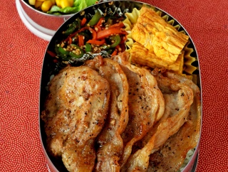 【今日のJUNA夫さん弁当】しょうが焼き丼弁当／スノービューティー2026とやっとお迎えしたもの／塩から揚げワンプレート