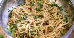 試してみて♪蕎麦とニラのペペロン風＆外食と理想の体重？