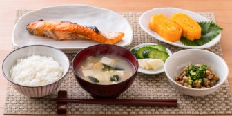 彼女が絶対に朝食を食べたがる。俺にも勧めてきて怒ったら次は目の前であてつけるように食べるのがイラっとした