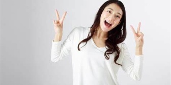 好きだった男の彼女がピースしてる写真を見て彼への熱が急激に冷めた。ピースなんてダサい行為無理！