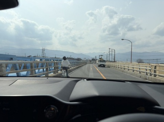 【悲報】自転車の追い抜き厳格化、全国の道路がカオスすぎて終わるｗｗｗｗｗ