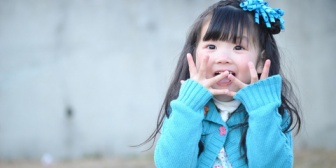 テレビの子役のリアクションが気に障る。派手なリアクションをしてカメラに拾ってもらおうとしてるのが見え見え。
