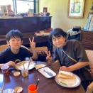 自分で釣ったサバと湯の花のおやつと松崎のスーパーのお刺身とベランダのサムギョプサル