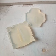 薬が切れそう。と、和紙のラムネ瓶つくりました。