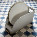 手をかける場所があって便利な、ニトリのプレートスタンド