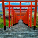 ダメージを与えても自ら修復出来る地下トンネル用コンクリート造りの意味です。