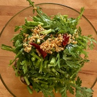 春菊と鰹のたたきのおつまみサラダ