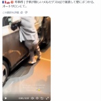 【悲惨】パリのモーターショー、突然アホガキが運転してセットを破壊するｗｗｗｗｗ
