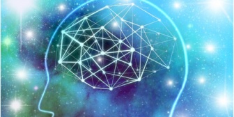 自分は別の世界からこの世界に来た記憶を持って生きている