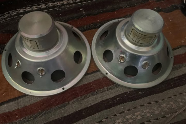 vintageJoin 鉄と木のスピーカー、アンプセット 飾って楽しい・聴いて楽しい！ 鉄と木のインテリアスピーカー(By