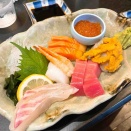 尾道市高須町『まさ泉』豪華な刺身盛り合わせからの肉うどん♪