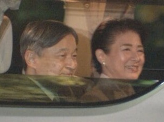 天皇夫妻　学習院ミュージアムを私的訪問