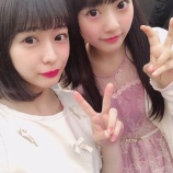 『[=LOVE] まねきケチャ深瀬美桜さんと写メ撮ってた時何してたんだろ？  わかる人いる？ 【イコールラブ】』の画像