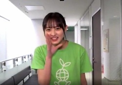 駆け寄ってくる遠藤さくら・・・惚れてまうやろ――――！！
