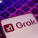 【悲報】漫画家さん、Grokでアイドルの投稿写真をビキニにして炎上してしまう