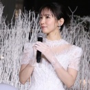 【芸能】吉岡里帆（32）クリスマスイベントに純白ドレス姿で登場