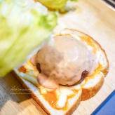 ボリューム満点！食パンハンバーガー