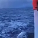 【海外の反応】荒れ狂う海での仕事映像まとめが怖すぎる　「俺は陸でいい」「深海のほうがもっとヤバい」