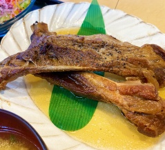 オープンした北斗市開発「ごはん屋」で男らしくスペアリブ定食を喰らう！
