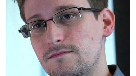 スノーデン「ロシアに亡命したい」 プーチン「良いだろう。ただし、1つ条件がある」