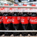 『【悲報】米コカコーラ大幅減益！コロナ影響で32%減で、創業以来最も厳しい四半期。』の画像