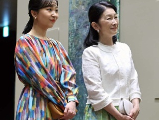 紀子さまと佳子さま　障害者アートの国際芸術賞をご鑑賞・NMR掲載