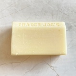 『【リピート】TRADER JOE’S oatmeal & honey soap』の画像