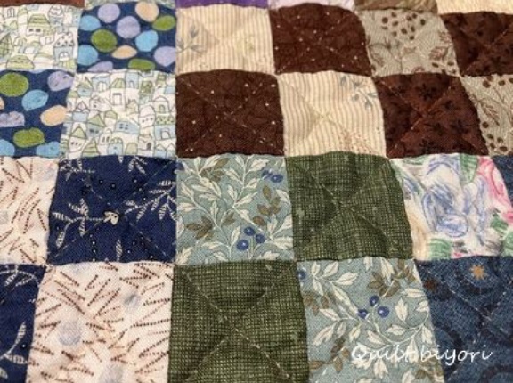 四角つなぎのタペストリー仕上げに入りました。