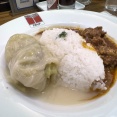 出発前に整える、極辛カレーと白いロールキャベツ〜羽田空港　アカシア〜