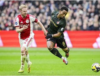 【海外の反応】アヤックス板倉滉、4得点の上田綺世をシャットアウトｗｗｗ 「得点王をポケットに入れた」と現地絶賛！！