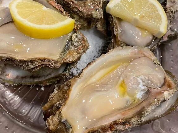 外国人「日本のレモン生牡蠣が美味しかった、他におすすめの食べ方ある？」