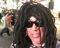 清原和博さん、怪しすぎる格好でセンター街に現れる