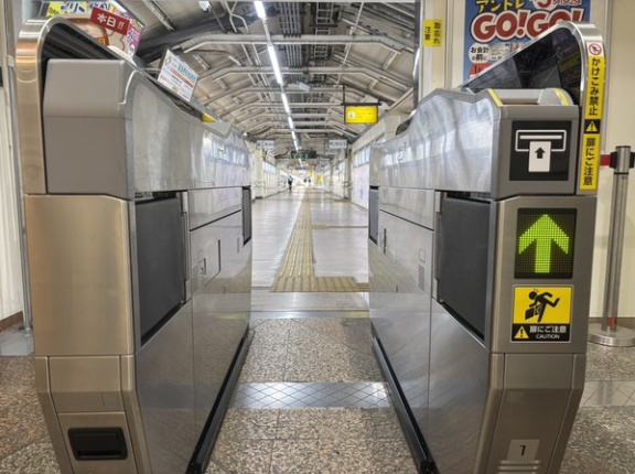 日本一改札に近い整体(※ぬまつー調べ)が、沼津駅アントレ改札口にある。(沼津市大手町)