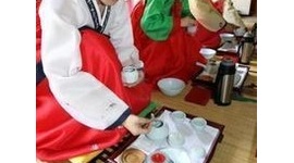 「韓国茶の飲み方がキチガイじみてるのは日本のせい」　韓国人が日本の茶道に逆ギレ