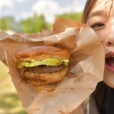  【画像あり】美人YouTuberが水着姿で爆食した結果ｗｗｗｗｗｗｗｗｗｗｗｗｗ