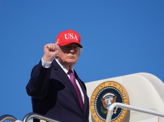 「日中韓旅行で消費しないで」トランプ米大統領　共和党勝利時に支給主張の80万円