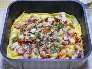 ポテトとベーコンの巻かないオムレツ& 「久しぶりの海老フライランチ」