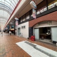 【開店？】とらやで、ちょっと前までは、るなぱあくだったところ、工事してる。仲見世にあの居酒屋ができるのかな。(沼津市大手町)