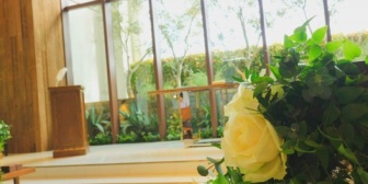 前職の先輩の結婚式で受付を頼まれたが、一緒に受付をする予定の後輩が参列できなくなったらしい。当日会場に行って受付をしたんだけど…