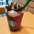 【期間限定】スタバがハロウィンに贈る！黒猫をモチーフした アサイー ベリー フラペチーノ/STARBUCKS COFFEE 長久手南けやき通り店