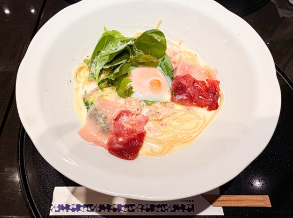 「洋麺屋 五右衛門」の『具だくさんのカルボナーラ スープスパゲッティー』（大和市中央）【やまとぴグルメ】