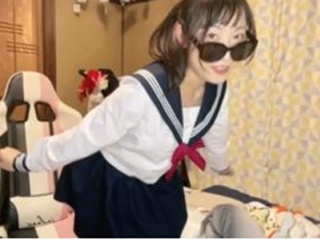 【ニコ生】人気生主・かなた　セーラー服でジビエ、クマを食べて退治