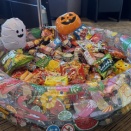 ハロウィンお菓子プール！！英会話教室ジョバンニのハロウィン２０２５