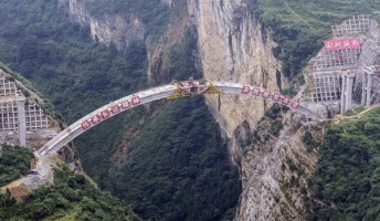【画像】中国で絶賛建設中の橋がこちら