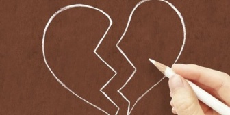 【悩み相談】A子と付き合いたくて食事に誘ったら「他の人も一緒」と言われた。ここで脈ナシに気づいた。→