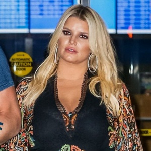 ジェシカ シンプソン 激太りじゃなかった 第3子妊娠を発表 さっそく妊婦姿を空港でお披露目 海外セレブファッションブログ 最新スナップ おしゃれ情報が盛り沢山 Dailycelebritydiary