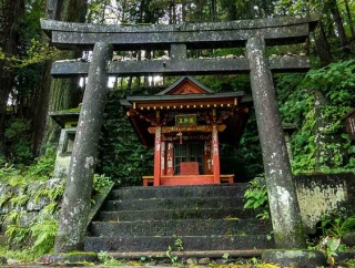 イギリス人「日本の神社ってどういう存在なの？宗教施設or文化遺産どっち？」